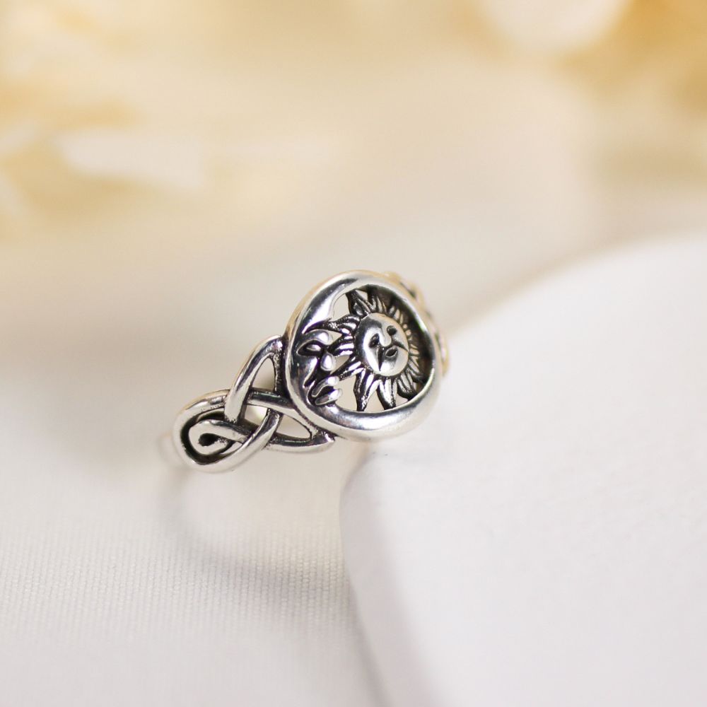 SUN AND MOON RING (ADJUSTABLE) - Concordia Style Boutique
