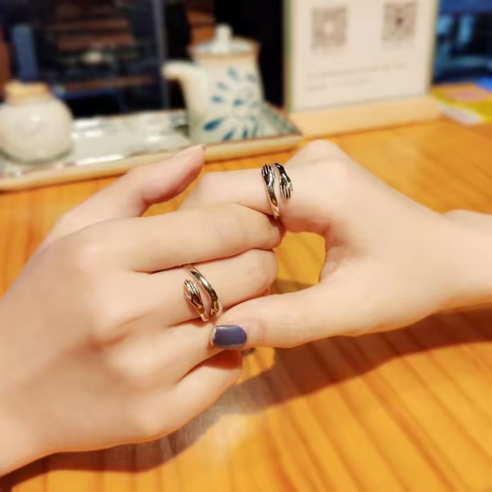 HUG RING (ADJUSTABLE) - Concordia Style Boutique