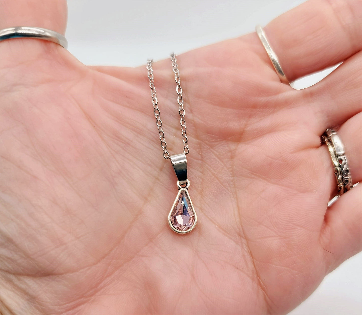 Multifaceted Teardrop Pendant Necklace