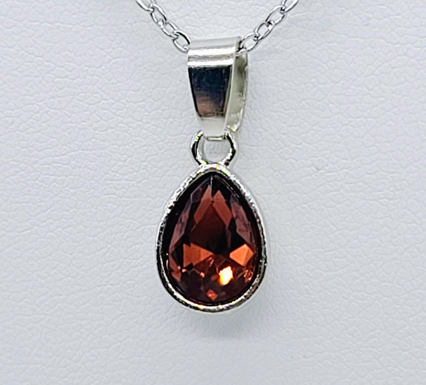 Multifaceted Teardrop Pendant Necklace
