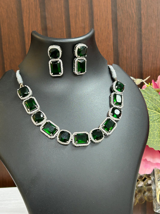 AD stone necklace : Emerald green