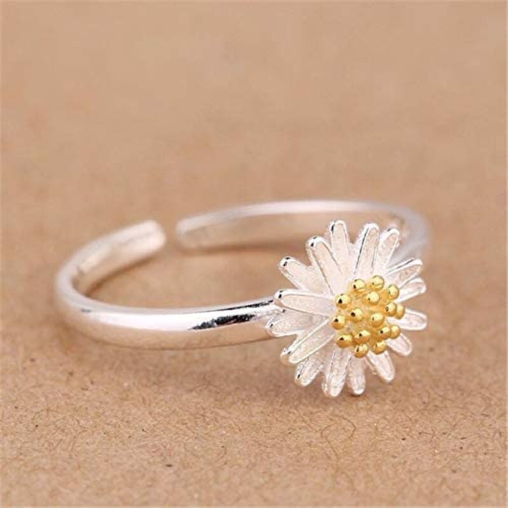 DAINTY DAISY RING (ADJUSTABLE) - Concordia Style Boutique