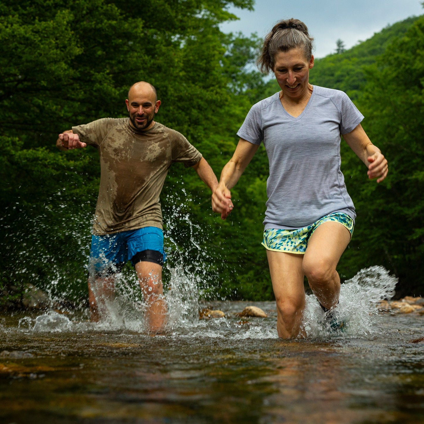 Microweight - Women's Wool V-Neck T-Shirt Woolverino - Concordia Style Boutique