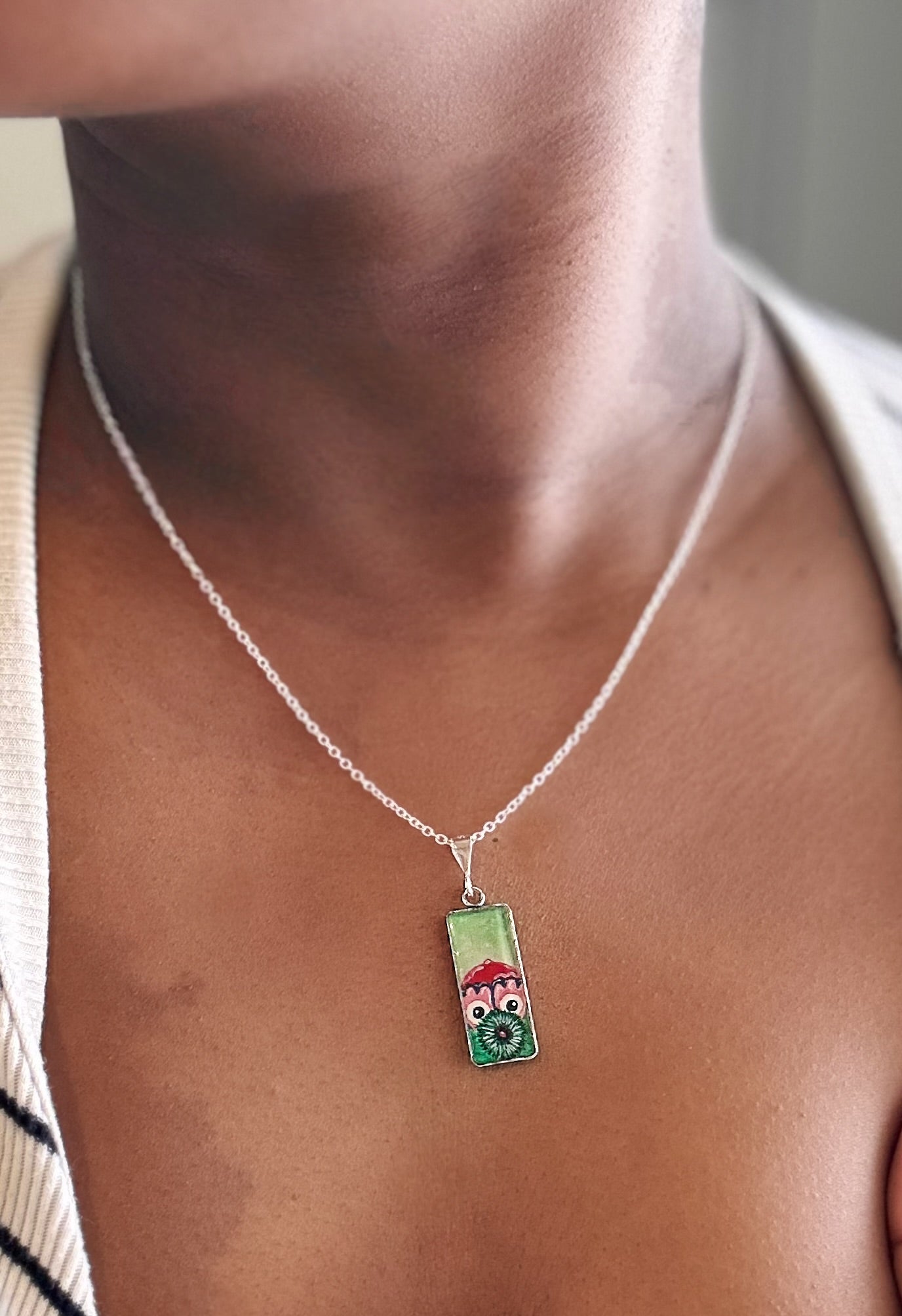 Large Peeking Phanatic Pendant Necklace