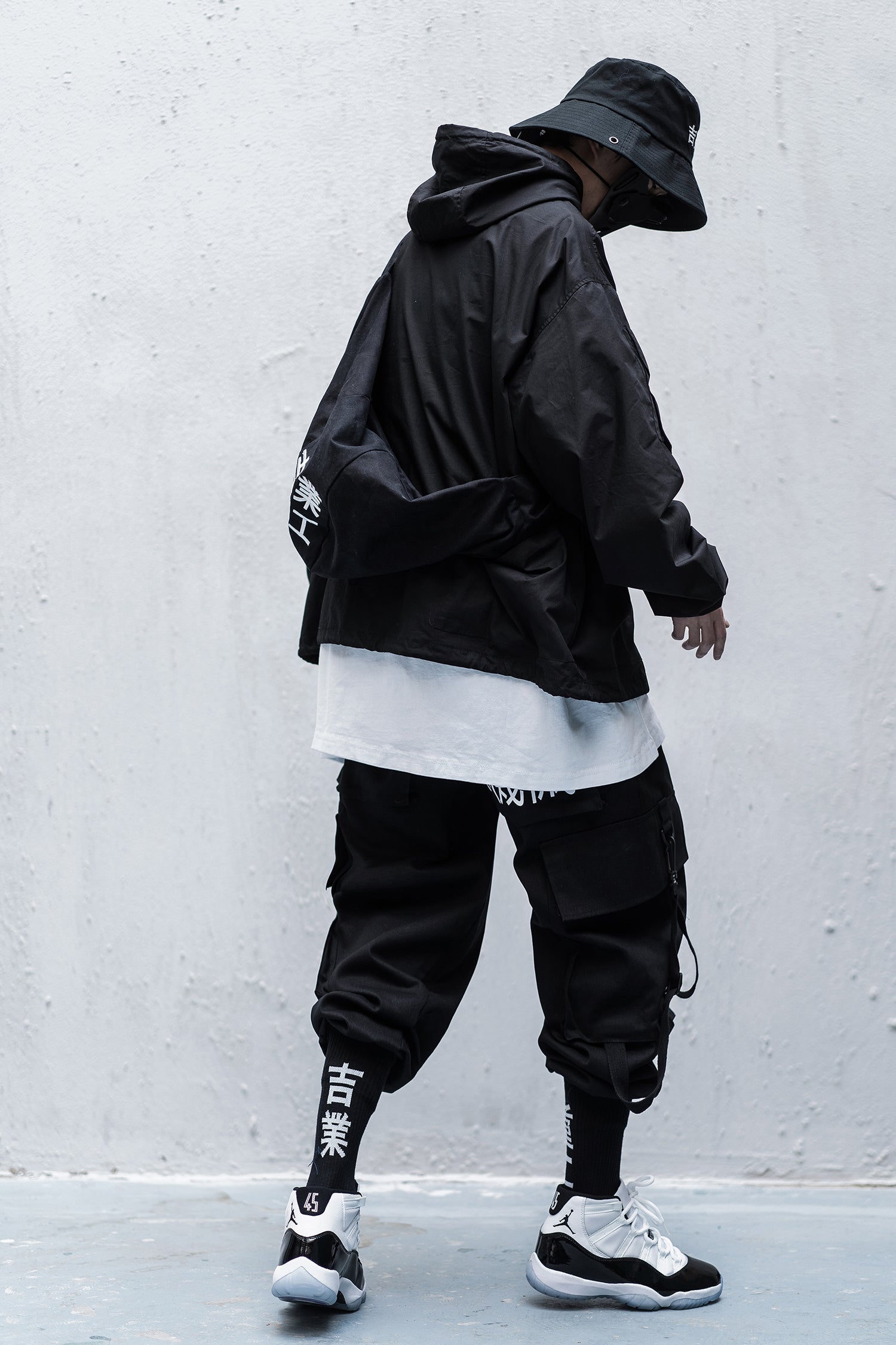 HiP5 Black 09 I-Tech Cargo Pants - Concordia Style Boutique