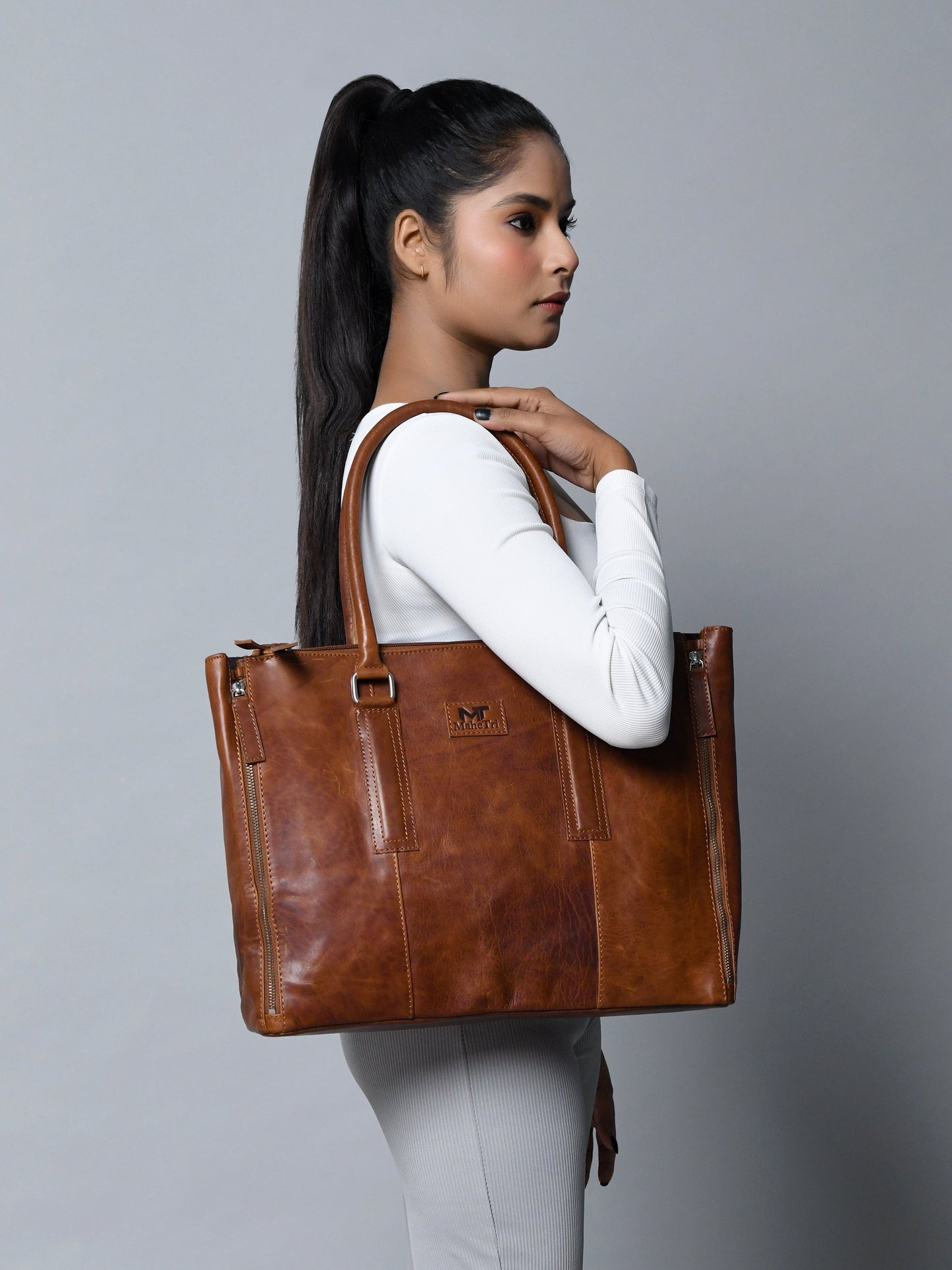 Classy Business Hour Tote - Concordia Style Boutique