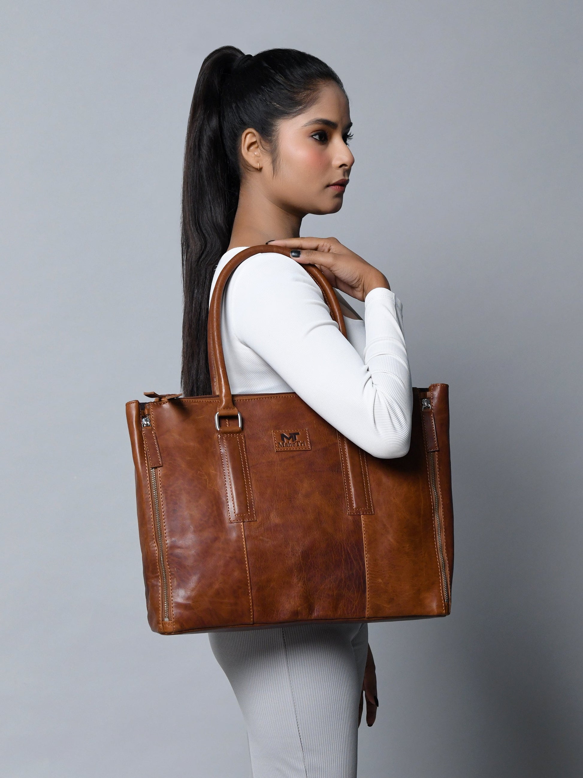 Classy Business Hour Tote - Concordia Style Boutique