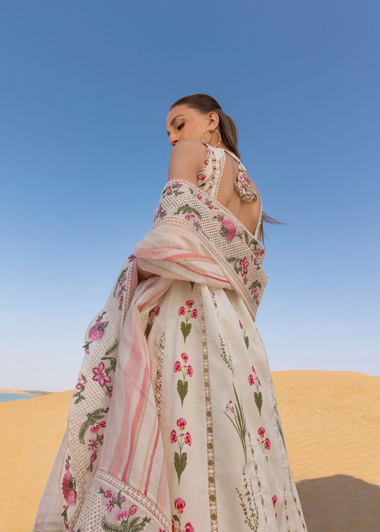 Crimson - D9 B Cloud  03 Piece Lawn