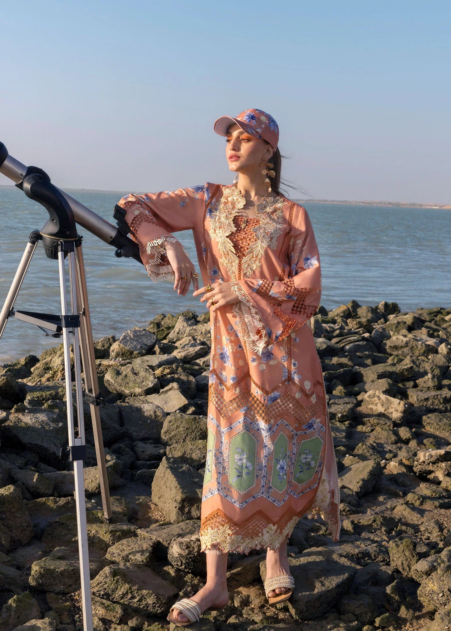 Crimson - D1 A Sunset 03 Piece Lawn