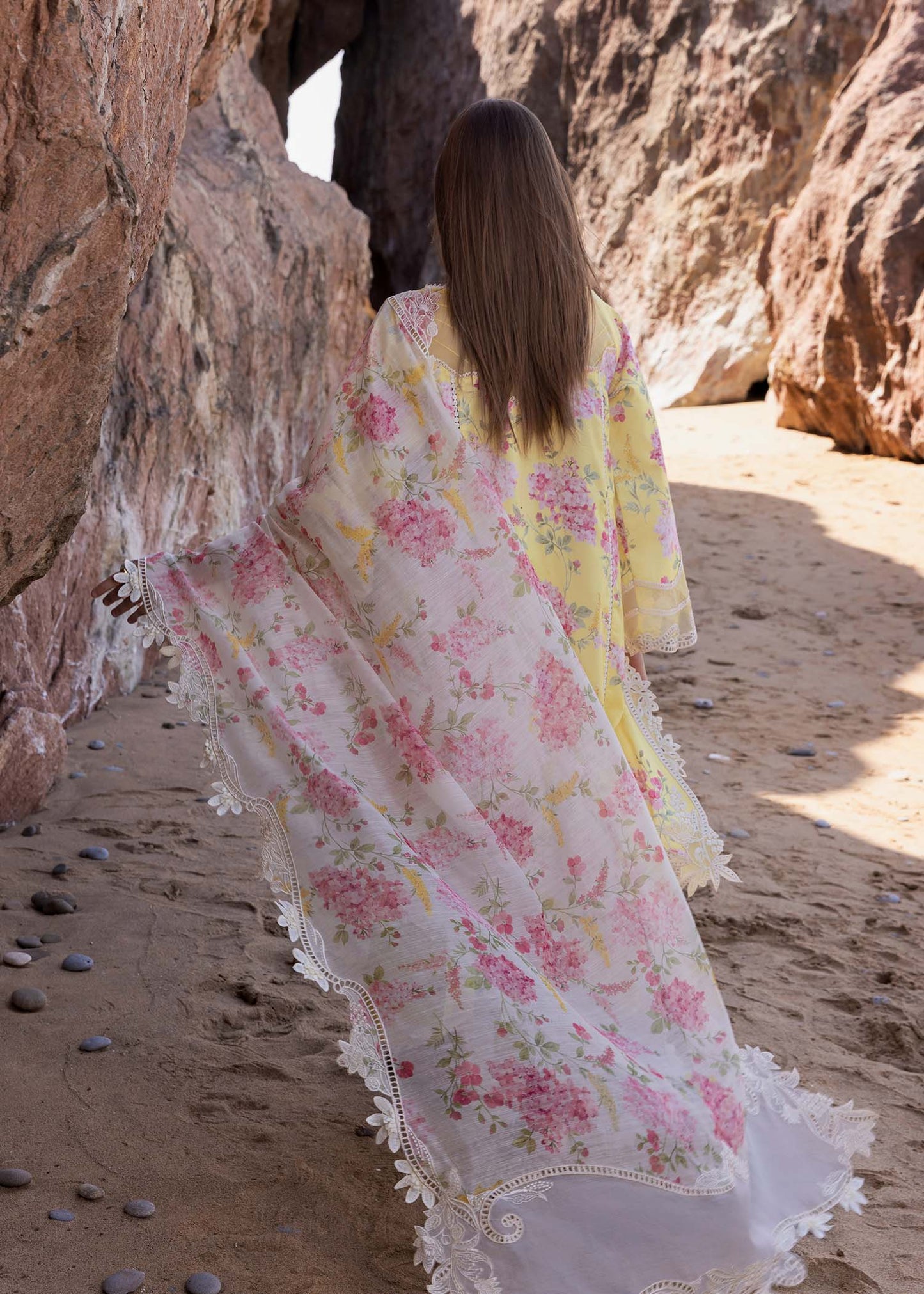 Crimson - D3 A Sunflower 03 Piece Lawn