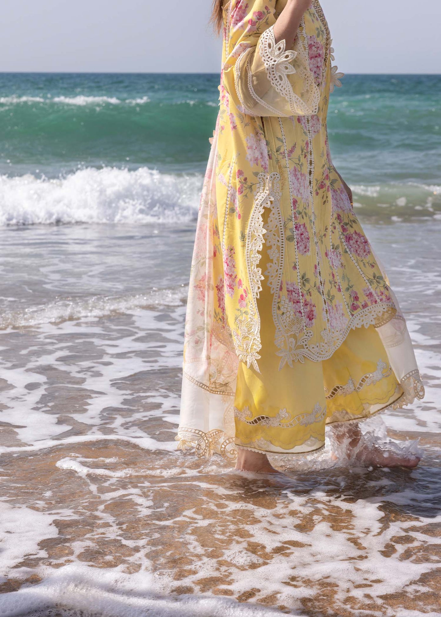 Crimson - D3 A Sunflower 03 Piece Lawn