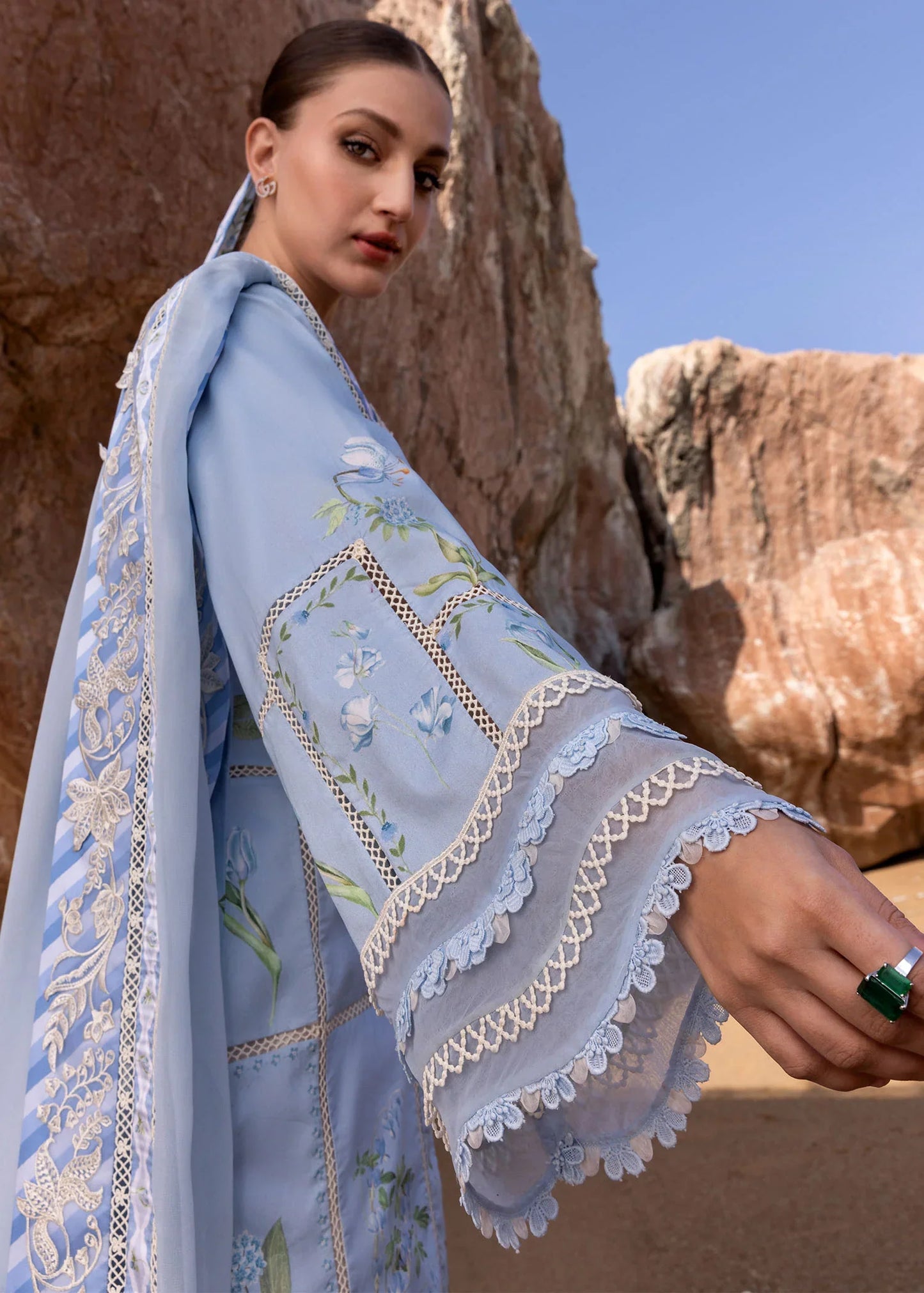 Crimson - D7 B Ice Blue  03 Piece Lawn