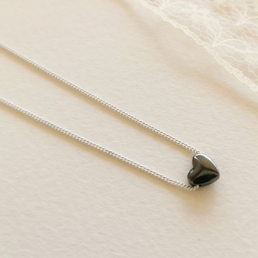 BLACK HEART NECKLACE - Concordia Style Boutique