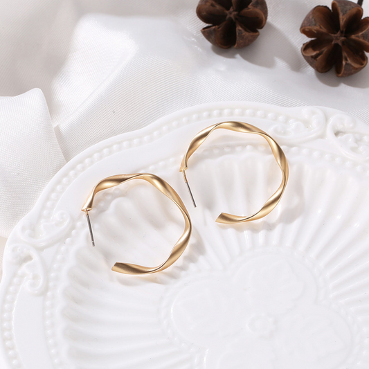 WAVY HOOP EARRINGS (PAIR) - Concordia Style Boutique