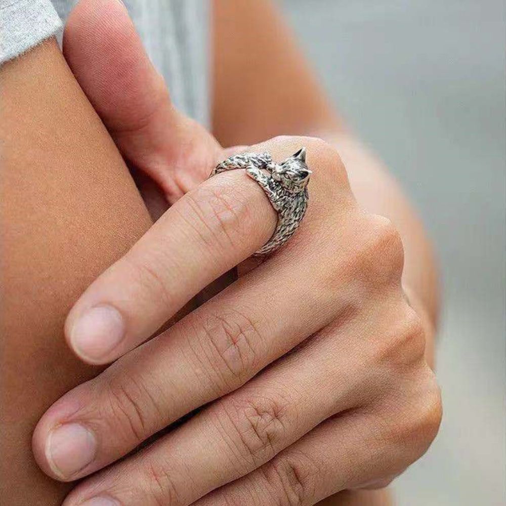 HUGGING FELINE RING (ADJUSTABLE) - Concordia Style Boutique