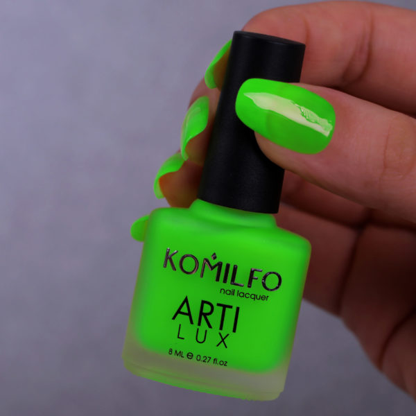 KOMILFO ARTILUX 032 NAIL REGULAR POLISH(NOT A GEL)(BRIGHT GREEN, NEON), 8 ML 222032