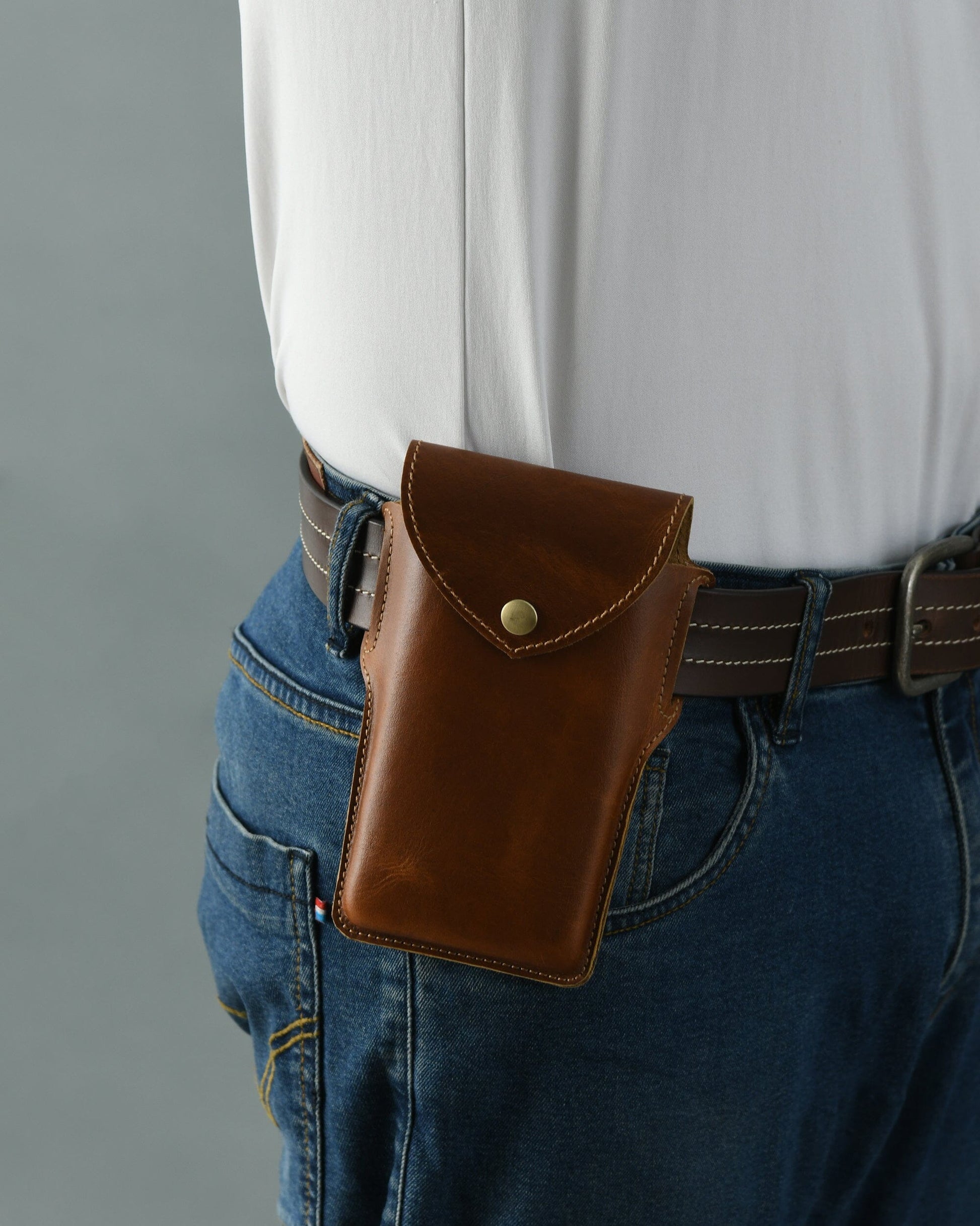 Mobile Holster Case- Tan Brown - Concordia Style Boutique