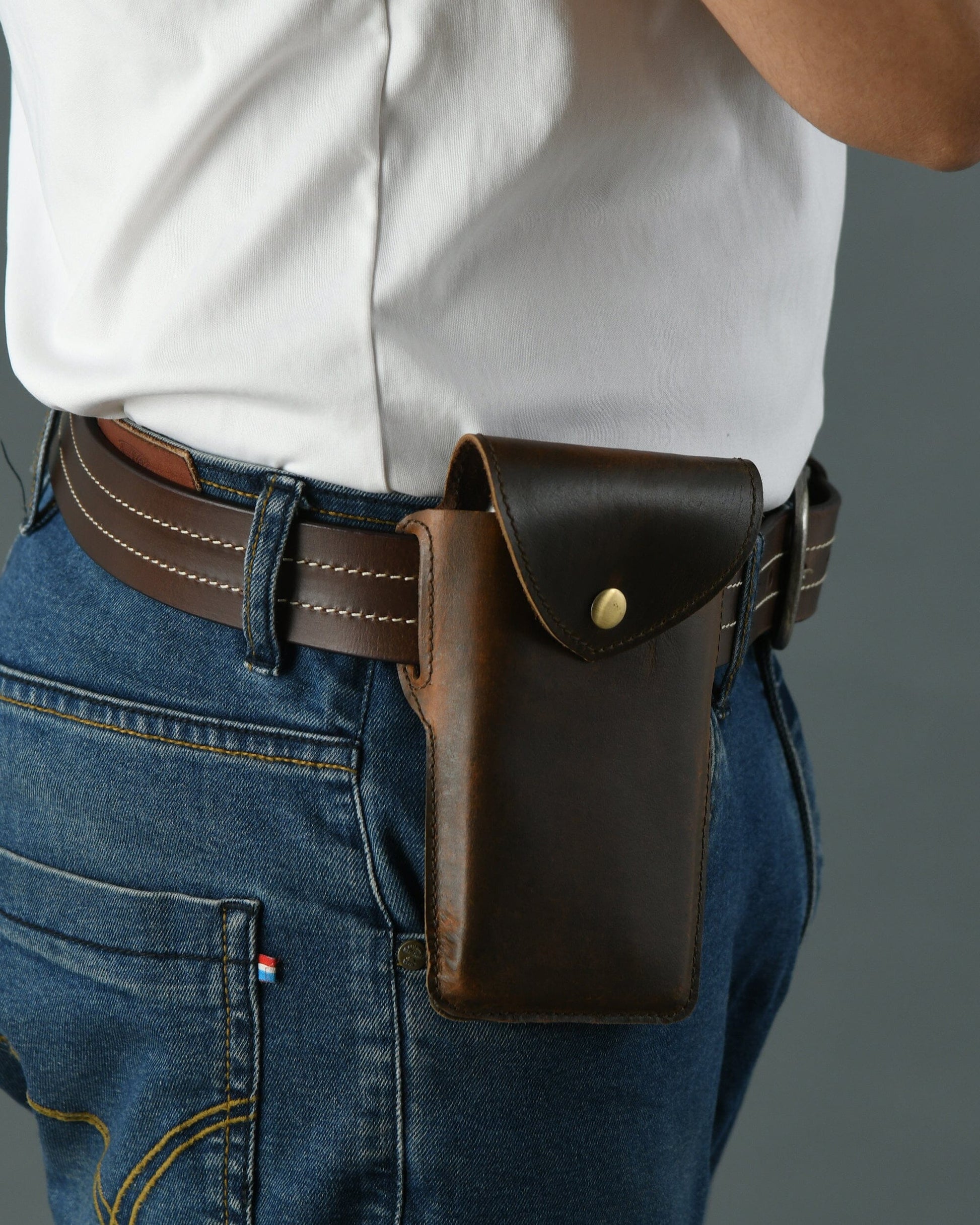 Mobile Holster Case- Dark Brown - Concordia Style Boutique