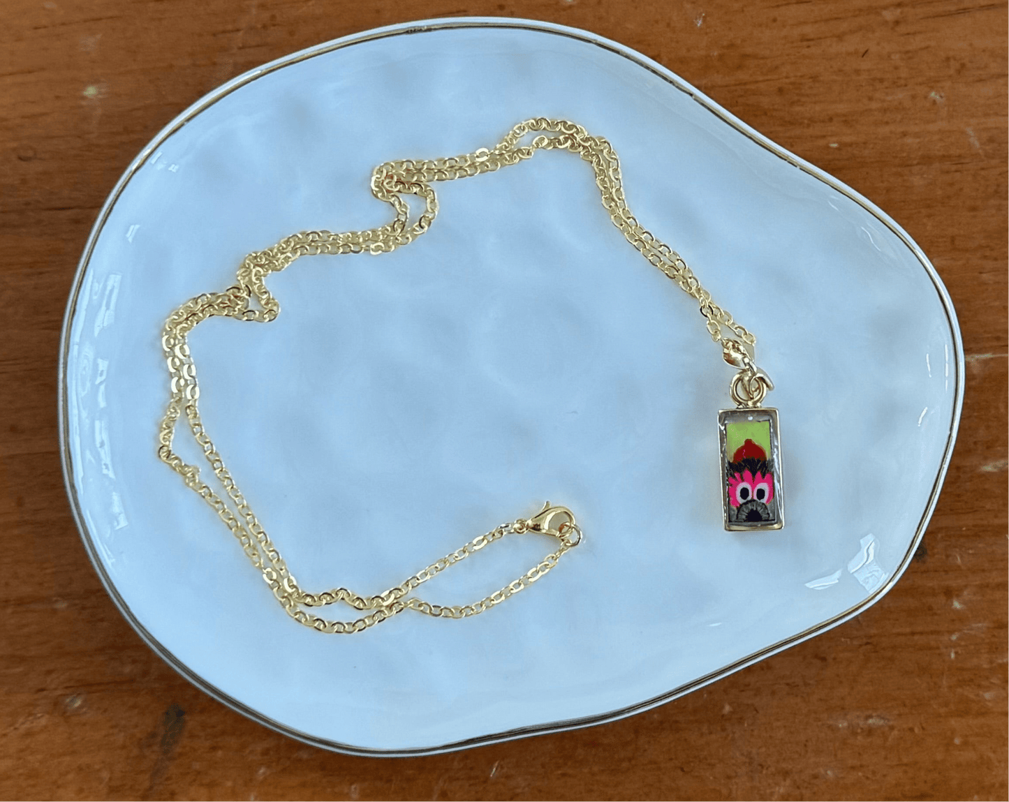 Hand-Painted Peeking Phanatic | Selling Fast