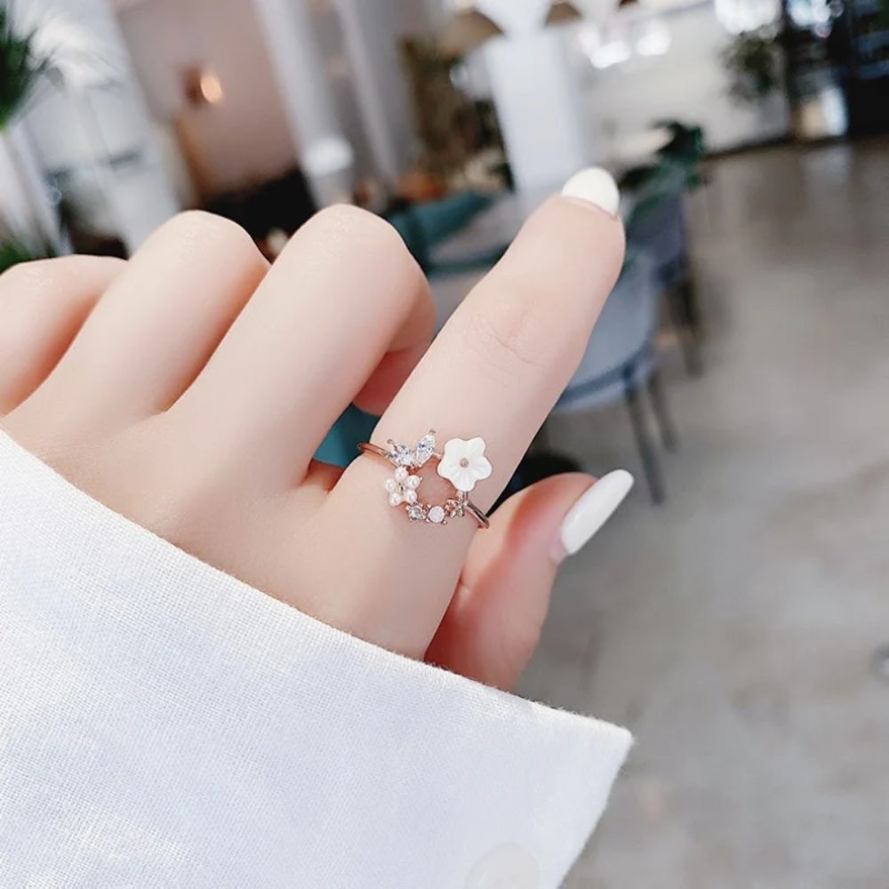TULIP RING (ADJUSTABLE) - Concordia Style Boutique