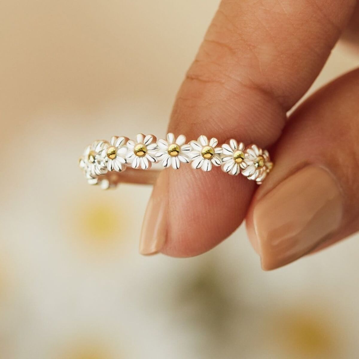 SWEET DAISY FLOWER RING (ADJUSTABLE) - Concordia Style Boutique