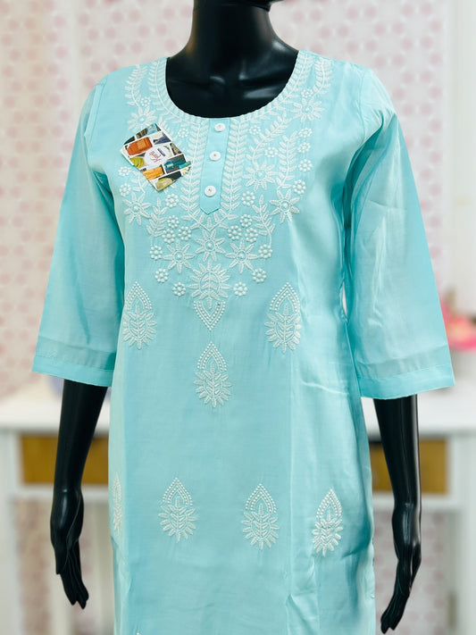 Chikankari kurti