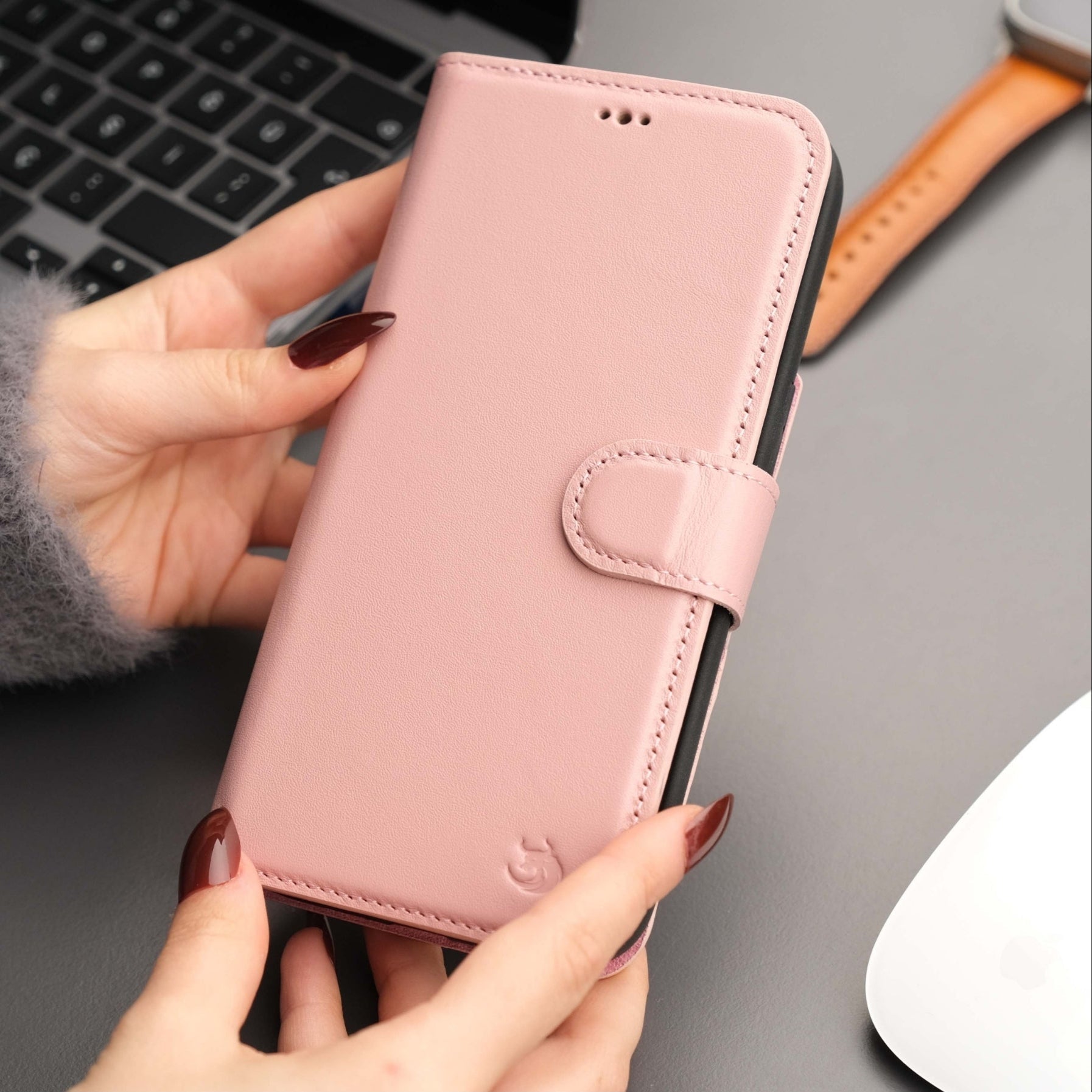 Casper Leather iPhone 14 Plus Wallet Case | MagSafe - Concordia Style Boutique