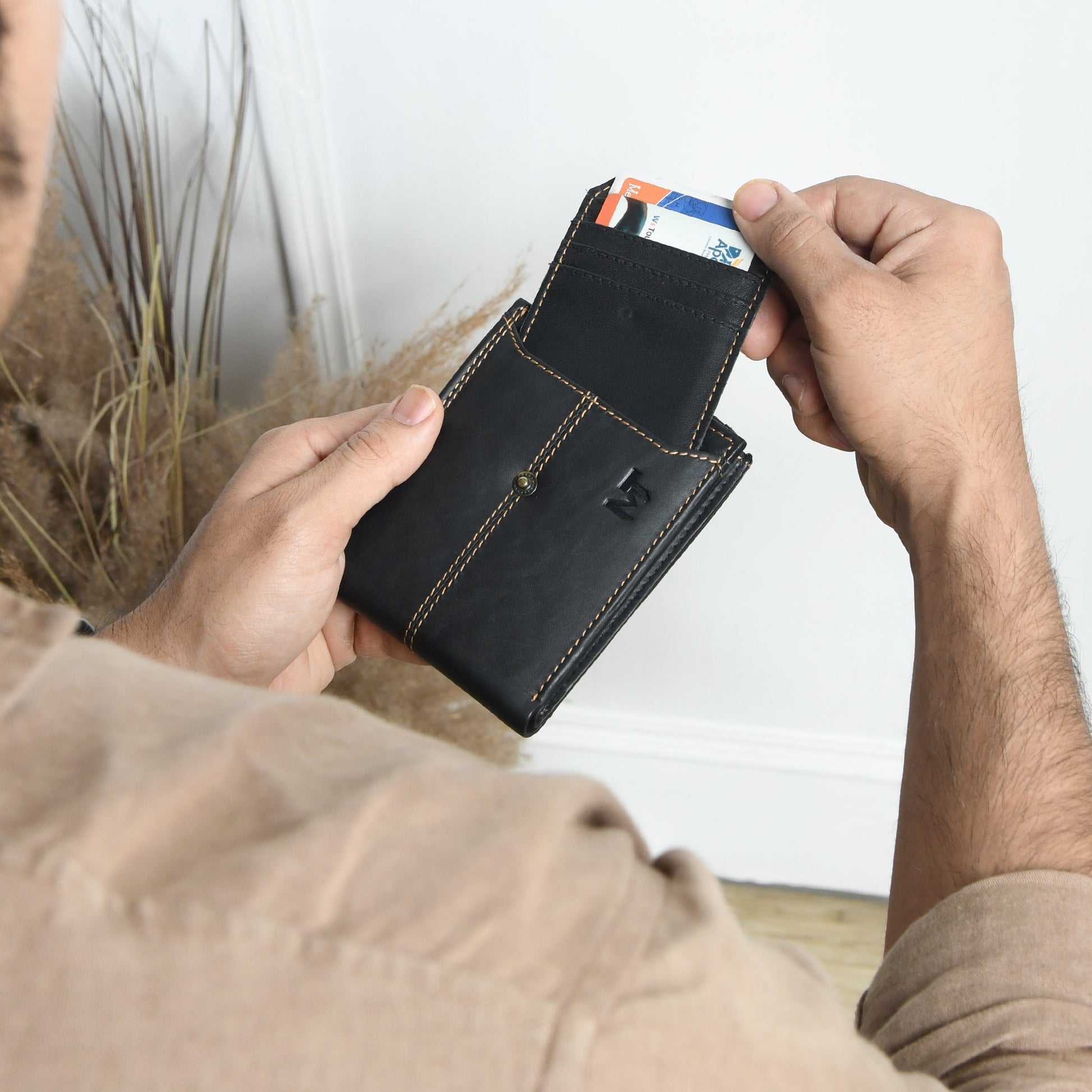 Kellner Bi-fold Wallet - Concordia Style Boutique