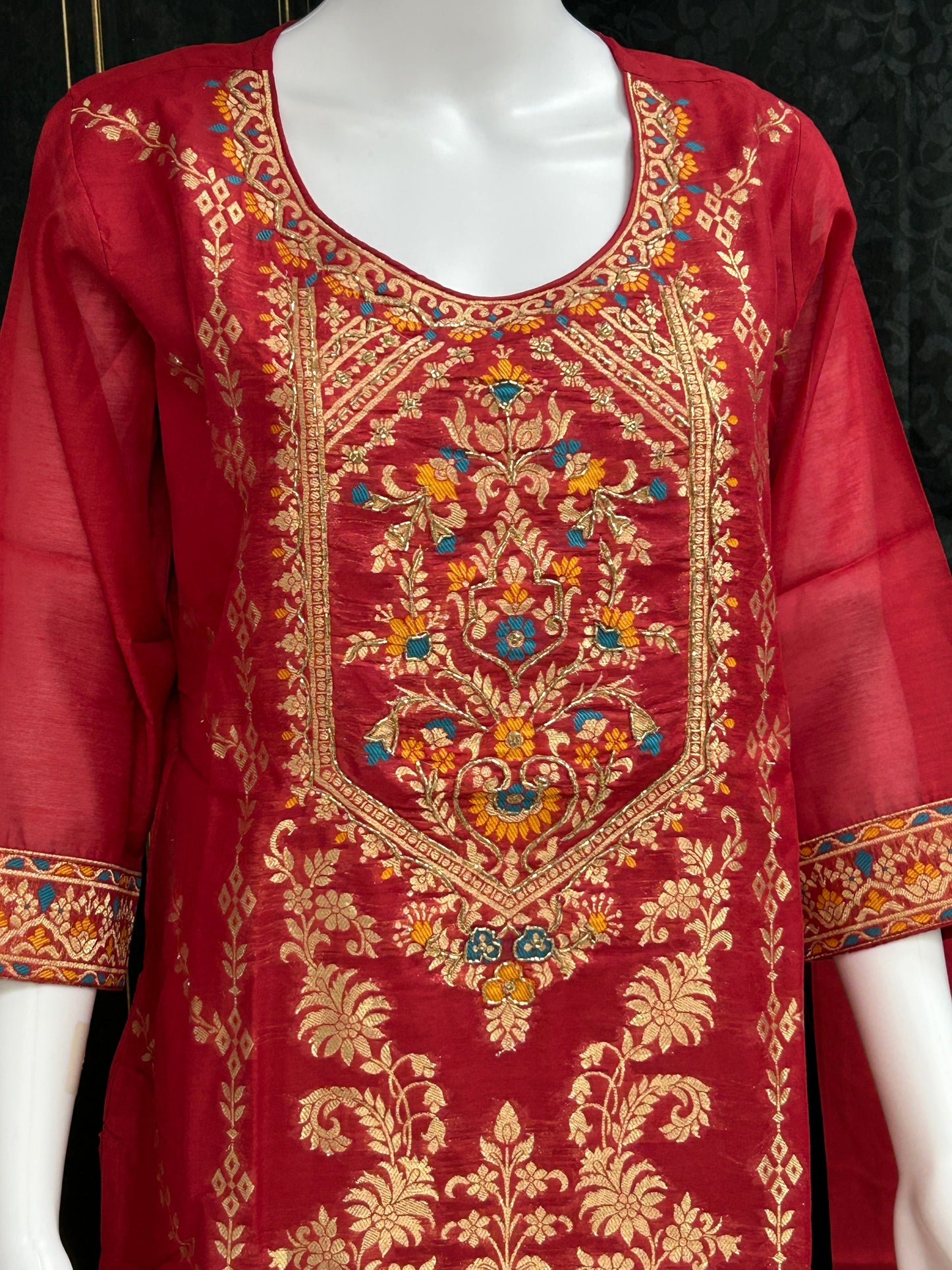 Banarasi suit / salwar suit