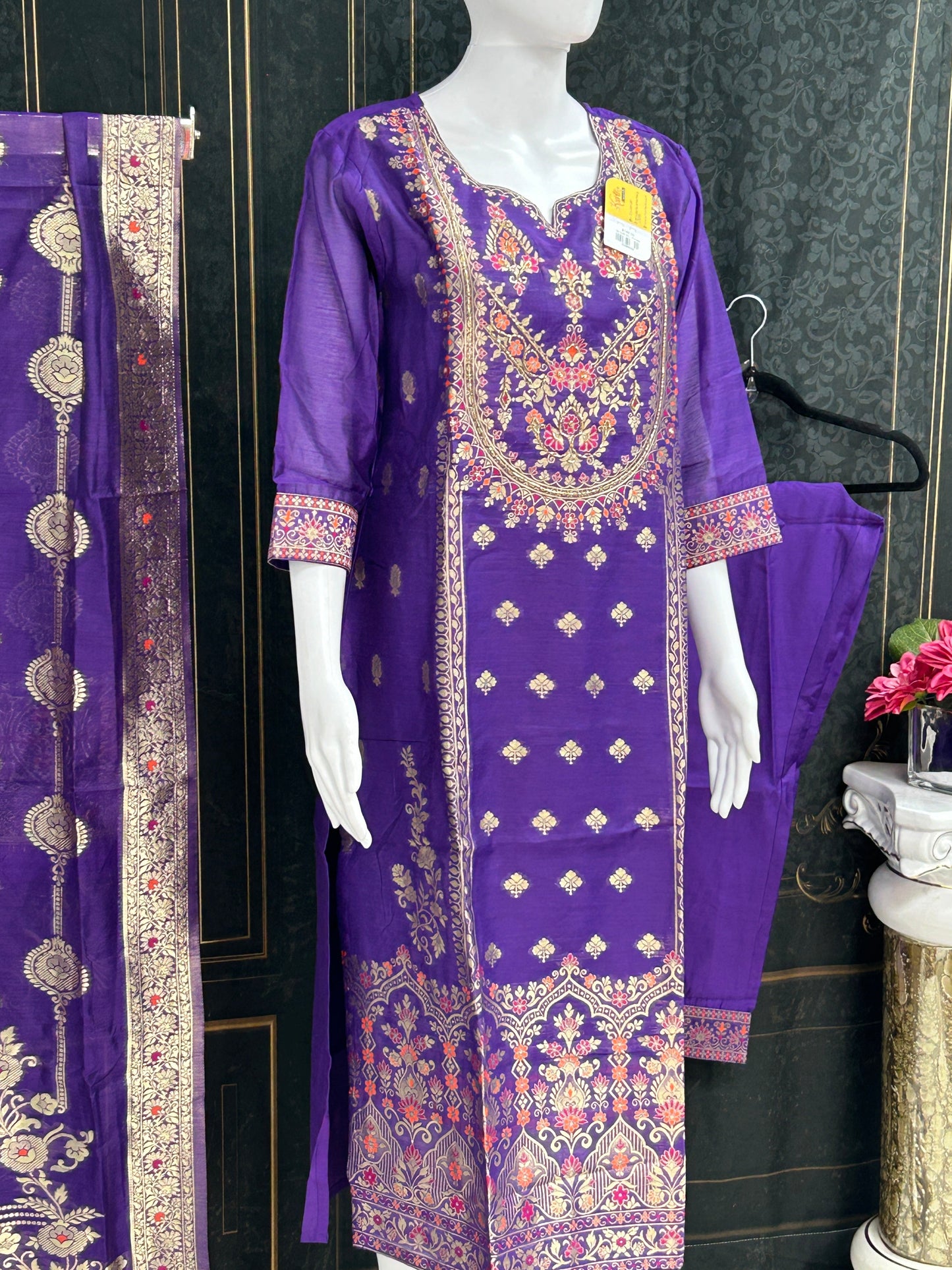Banarasi suit / salwar suit