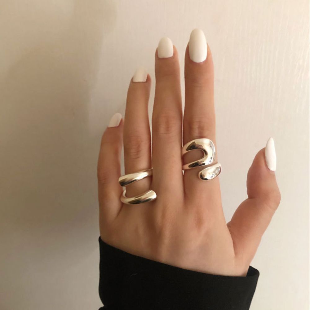 SILVER HOLLOW RING SET (ADJUSTABLE) - Concordia Style Boutique
