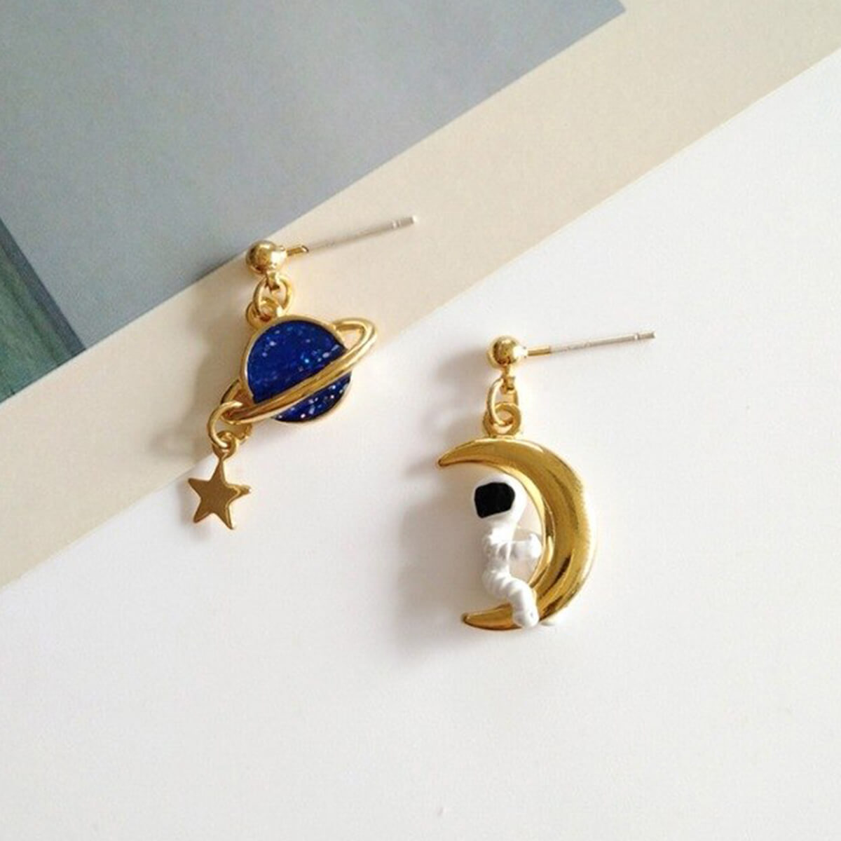 ASTRONAUT & PLANET EARRINGS (PAIR) - Concordia Style Boutique