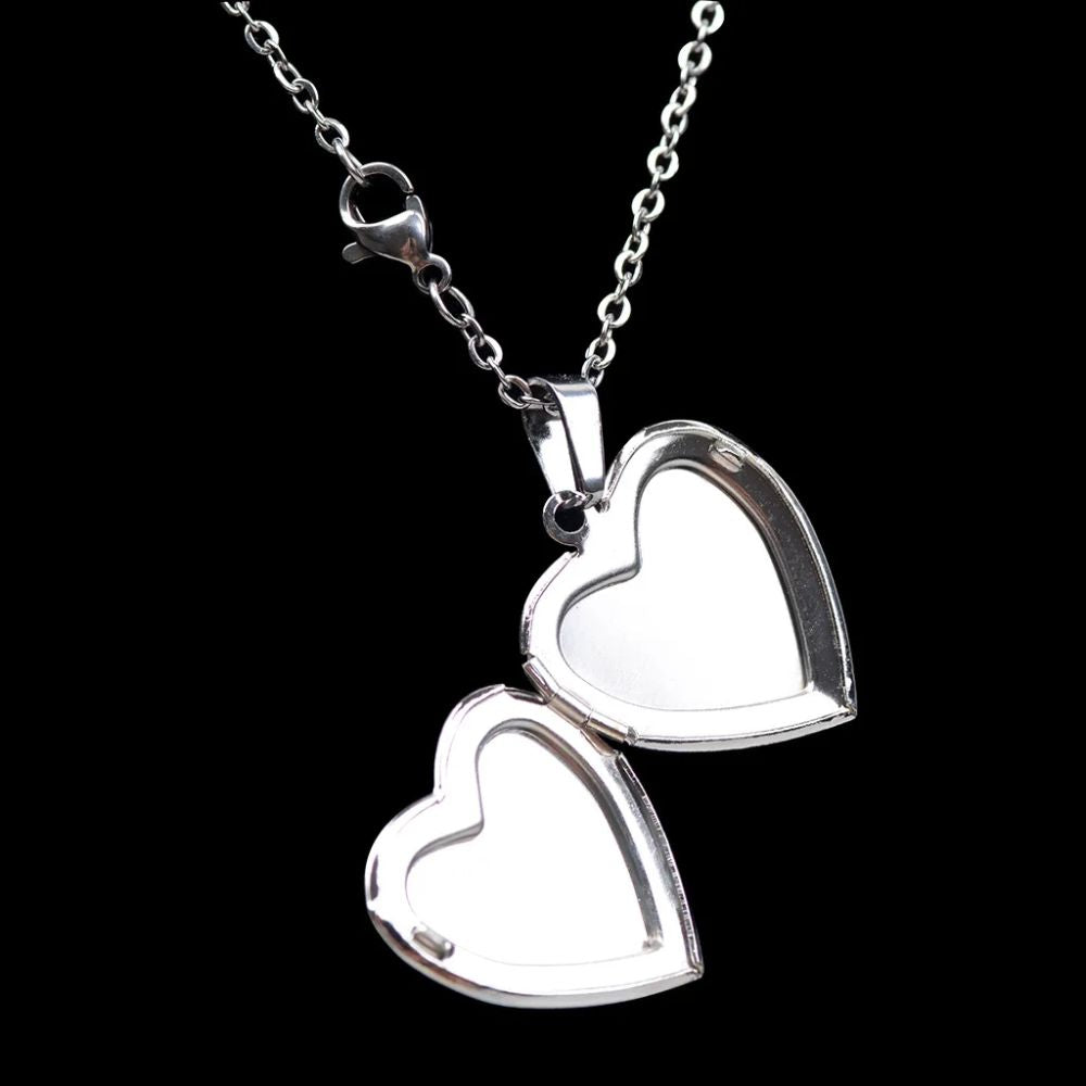 LUMINOUS HEART NECKLACE - Concordia Style Boutique