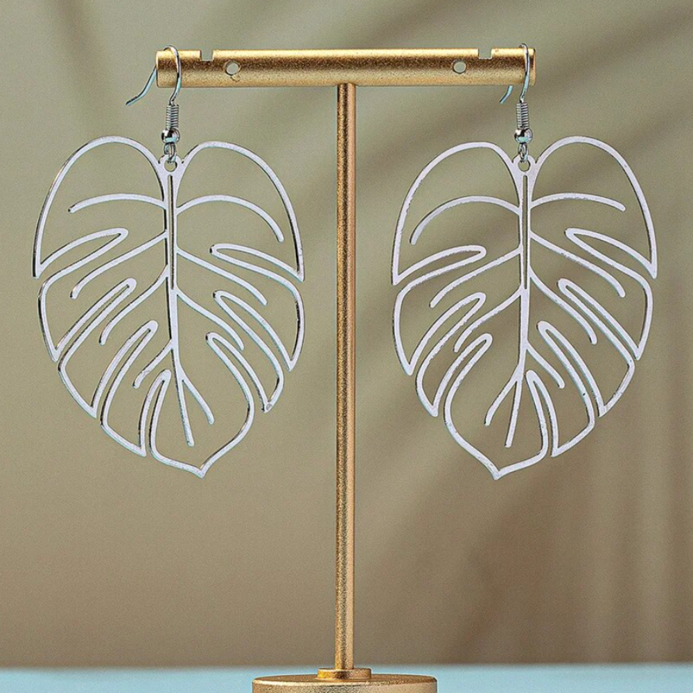 HOLLOW LEAF EARRINGS (PAIR) - Concordia Style Boutique