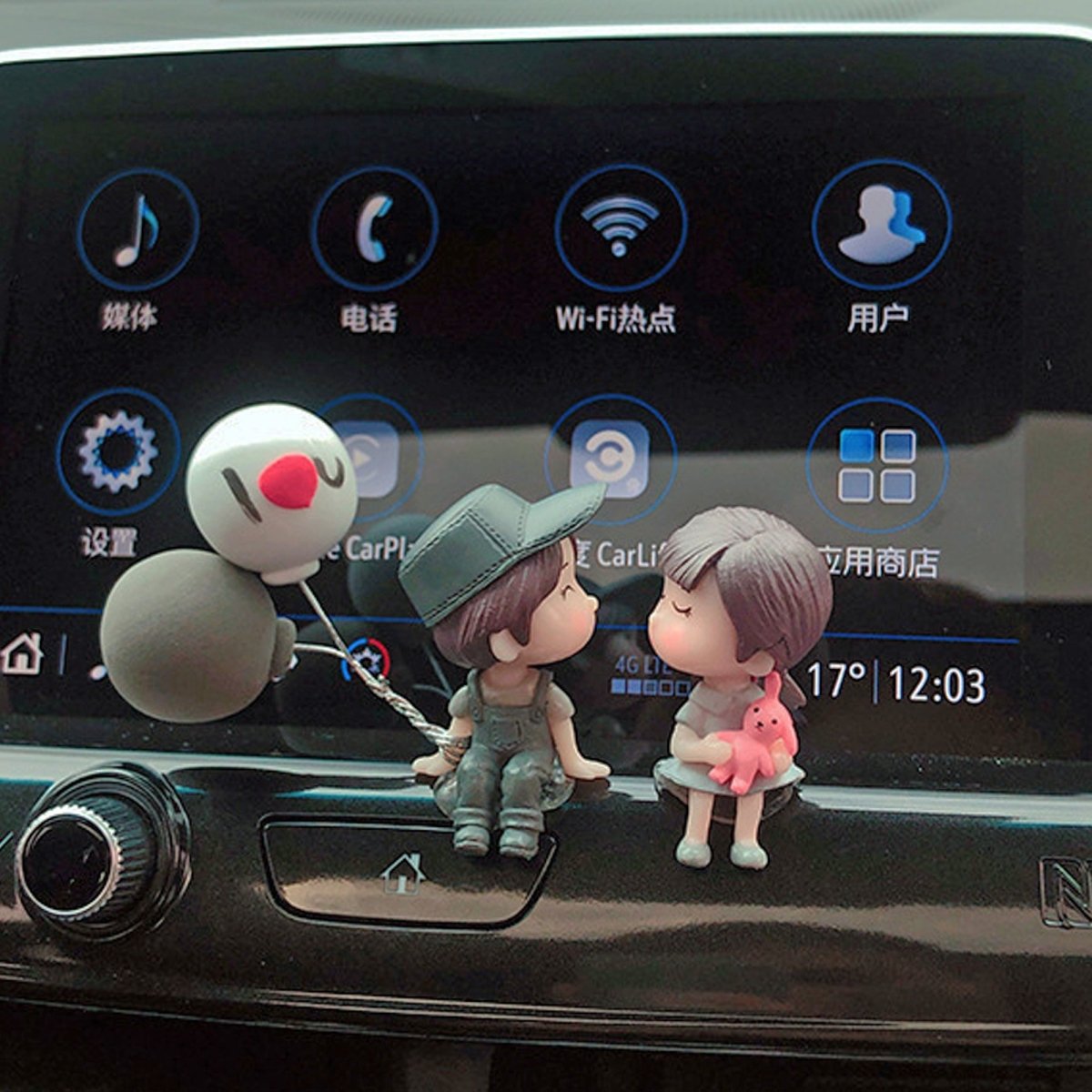 Cartoon Couple Car Decor – 4PCS Cute Resin Figurines Set