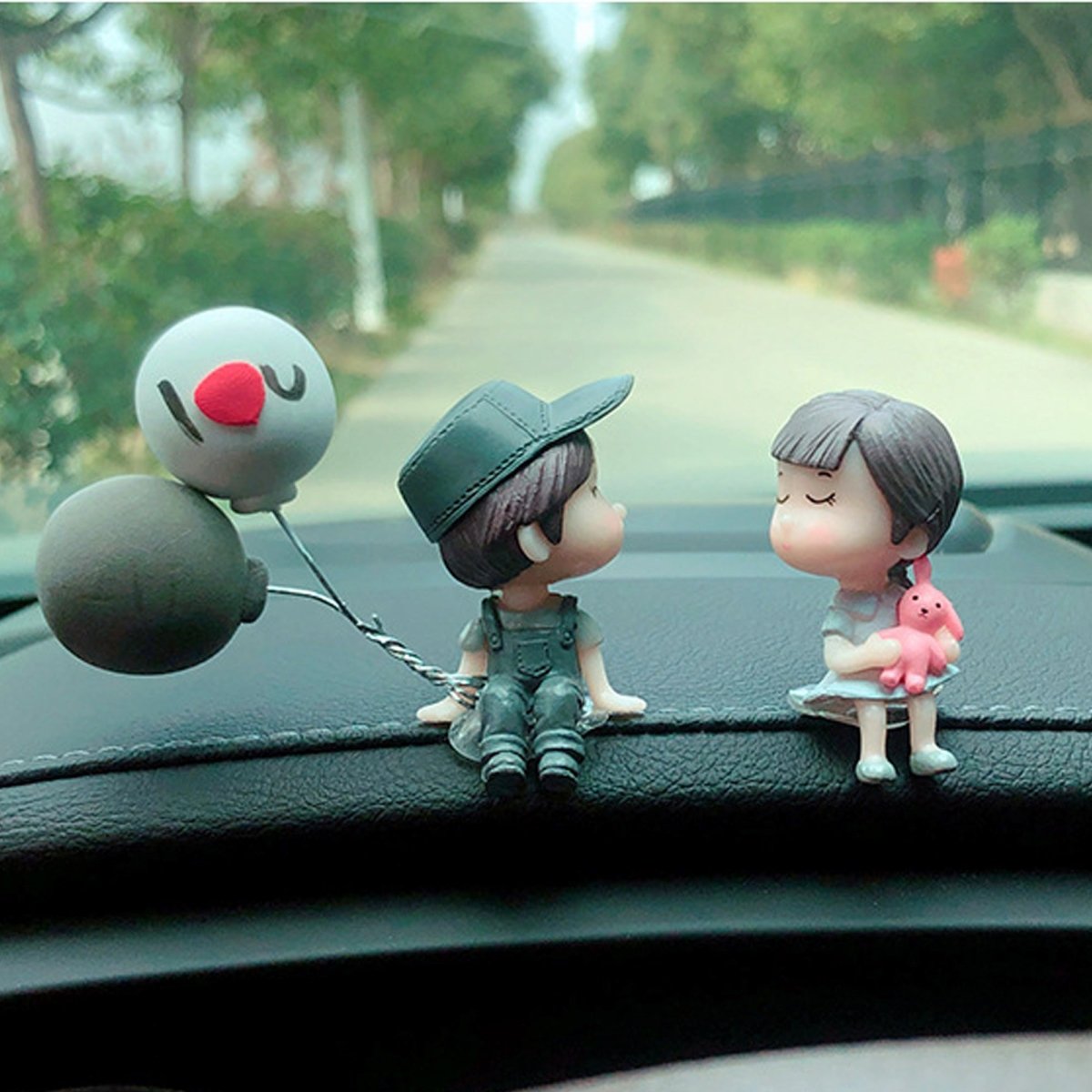 Cartoon Couple Car Decor – 4PCS Cute Resin Figurines Set