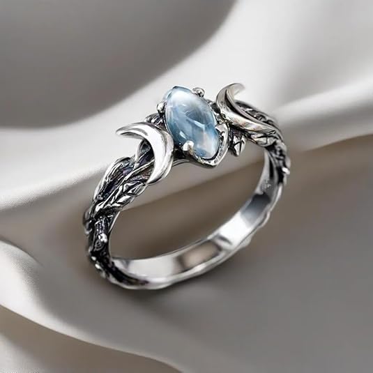 VINTAGE MOONSTONE RING - Concordia Style Boutique
