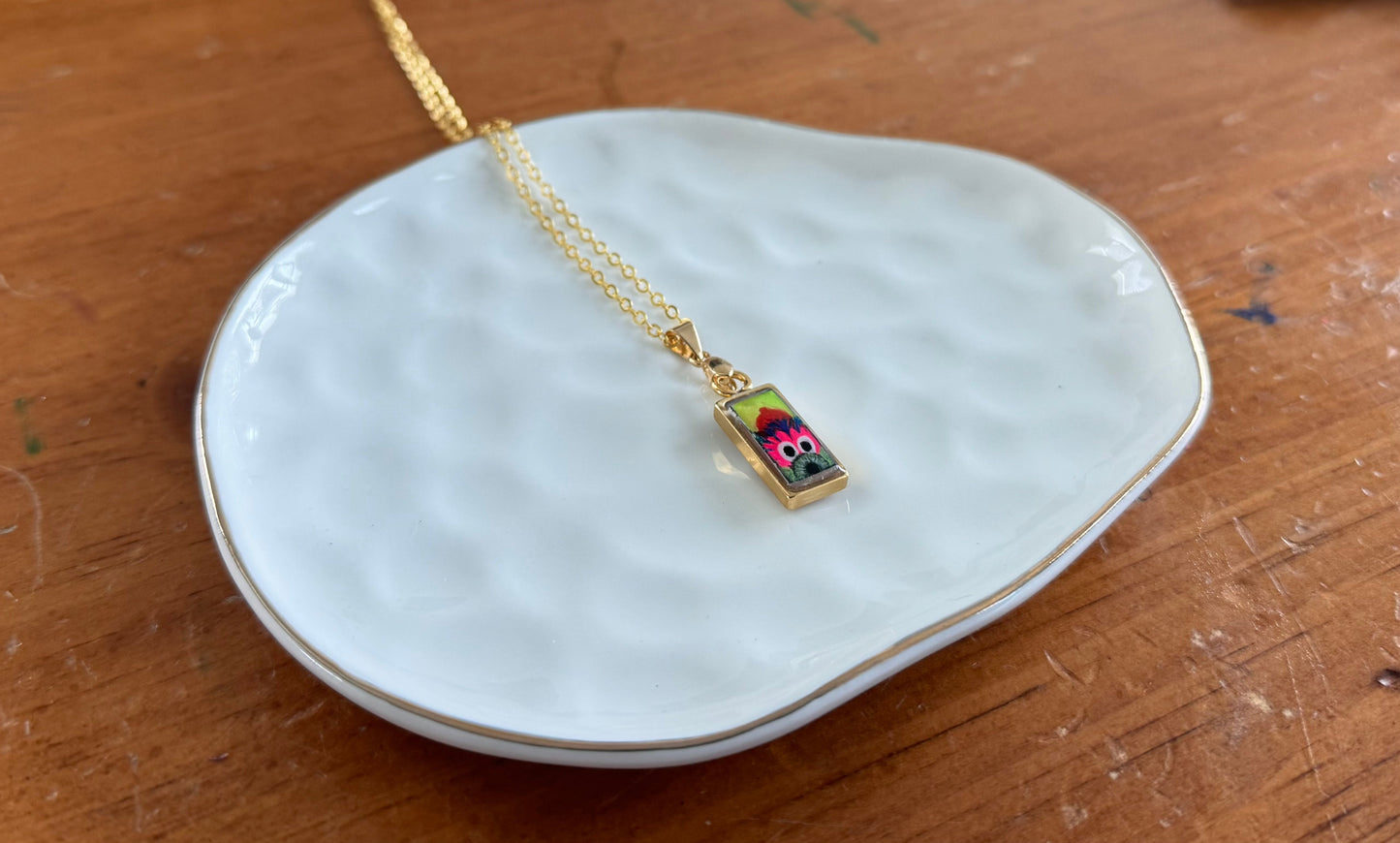 Hand-Painted Peeking Phanatic | Selling Fast