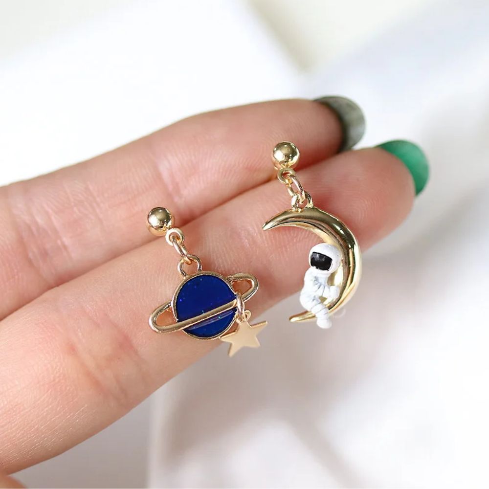 ASTRONAUT & PLANET EARRINGS (PAIR) - Concordia Style Boutique