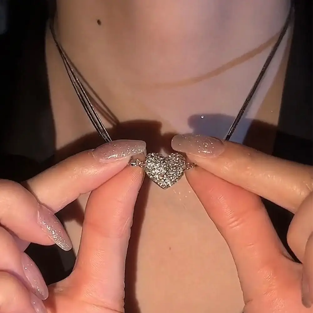 MAGNETIC HEART NECKLACE - Concordia Style Boutique