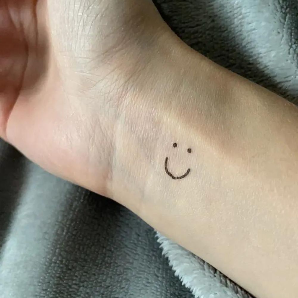 WATERPROOF SMILEY TATTOO - Concordia Style Boutique