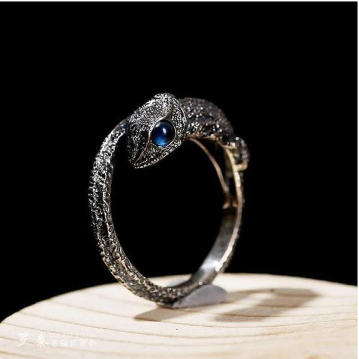 CHAMELEON RING (ADJUSTABLE) - Concordia Style Boutique