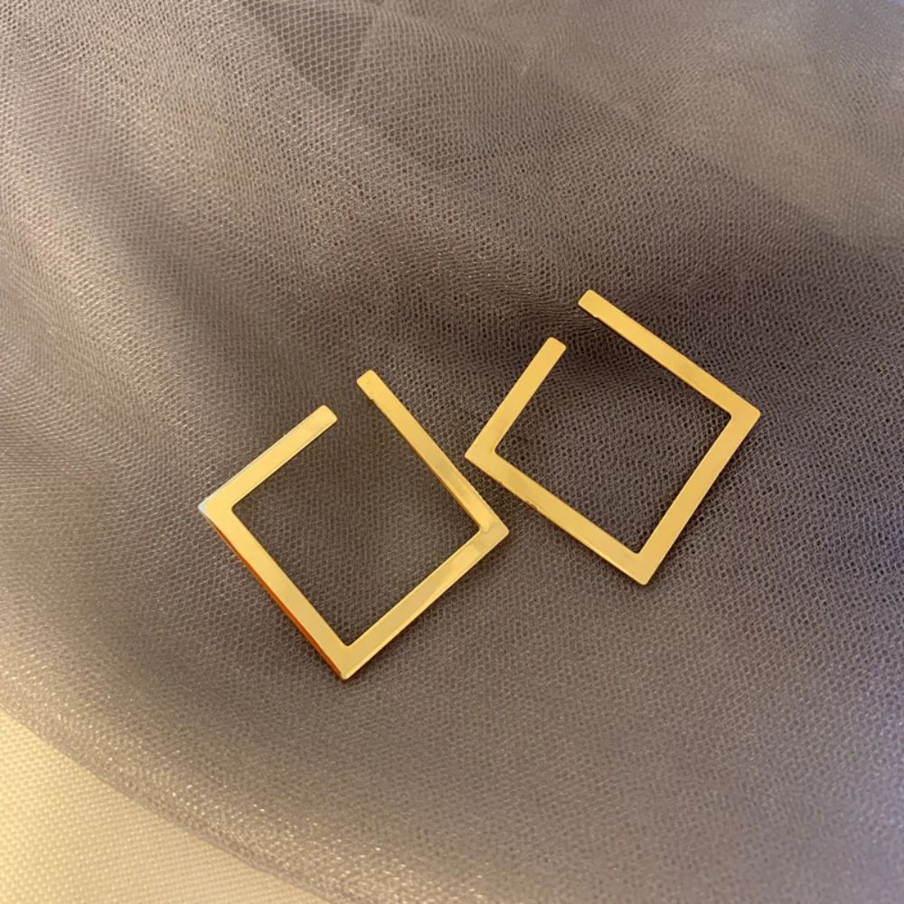SQUARE HOOP EARRINGS (PAIR) - Concordia Style Boutique