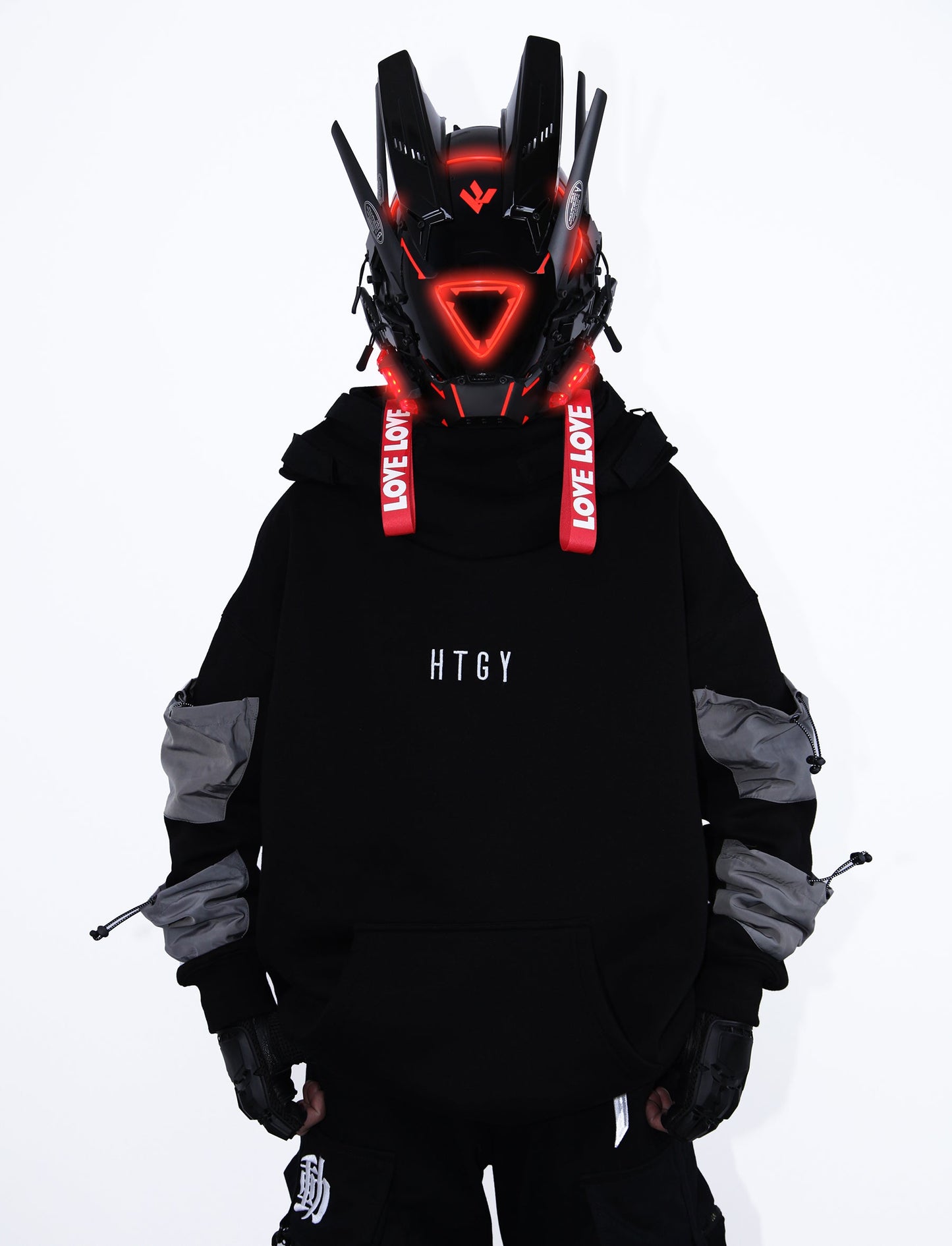 B-TR Red Tech Mask - Concordia Style Boutique