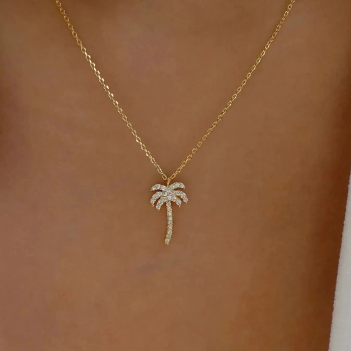 Palmlight Pendant Necklace