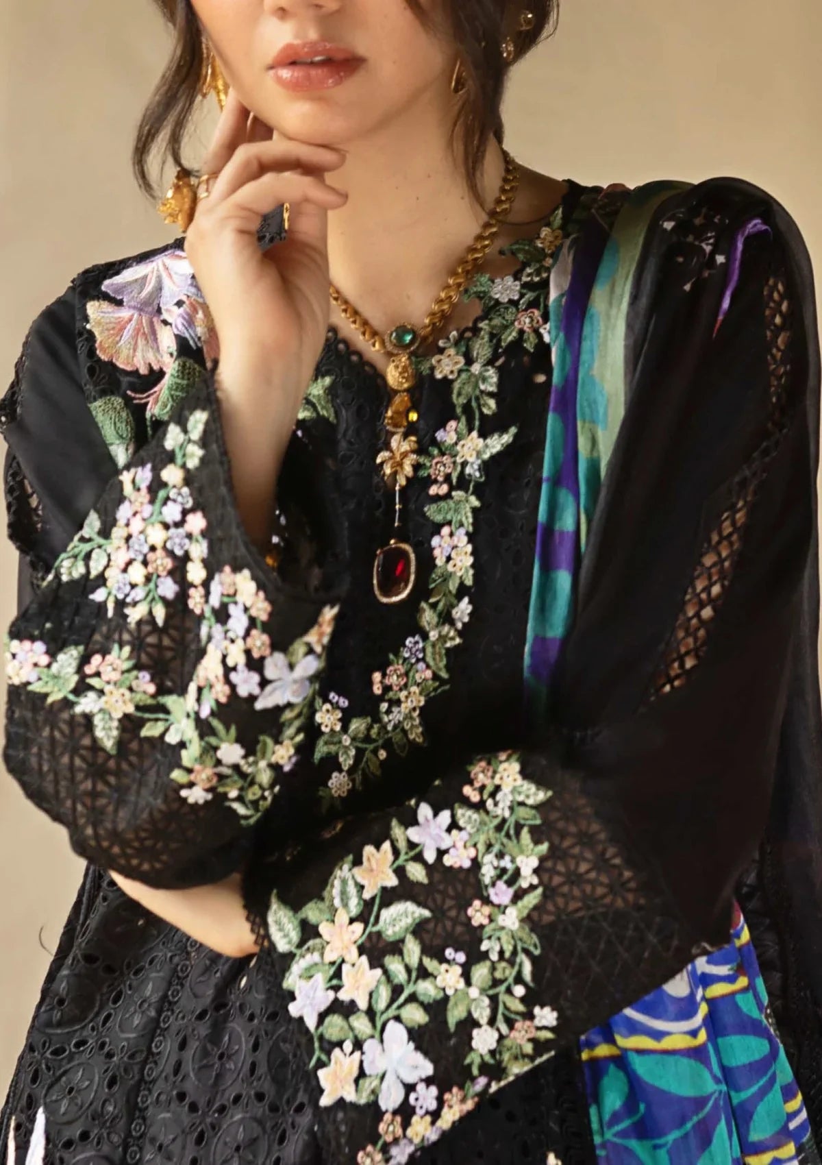 Mushq - Dazzling Glimmer-03 Piece Chikan Embroidered Lawn