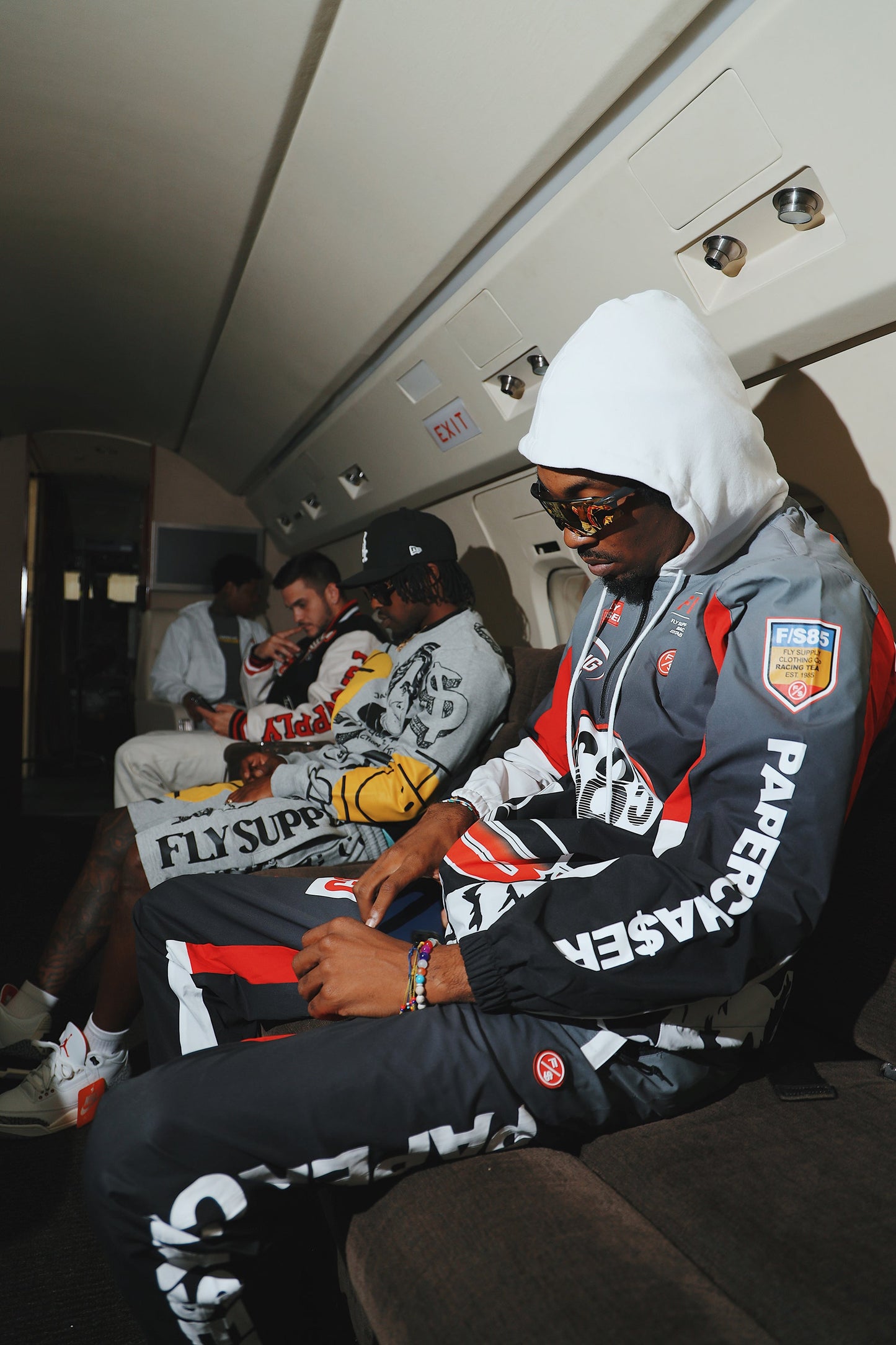 Paperchaser Windbreaker Pullover (Black) - Concordia Style Boutique