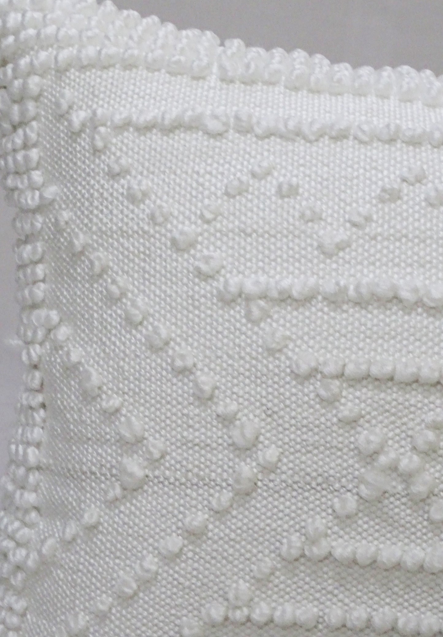 Decorative 18"x18" Outdoor Pillow for couch  (White)