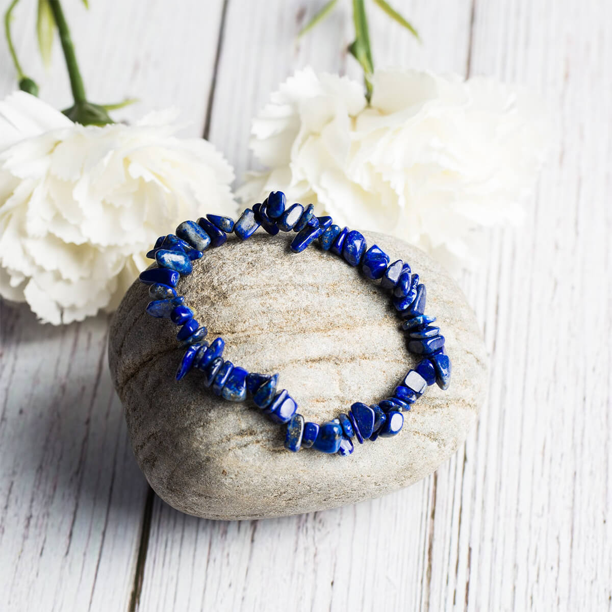 NATURAL CRYSTAL CHIP BRACELET (ADJUSTABLE) - Concordia Style Boutique