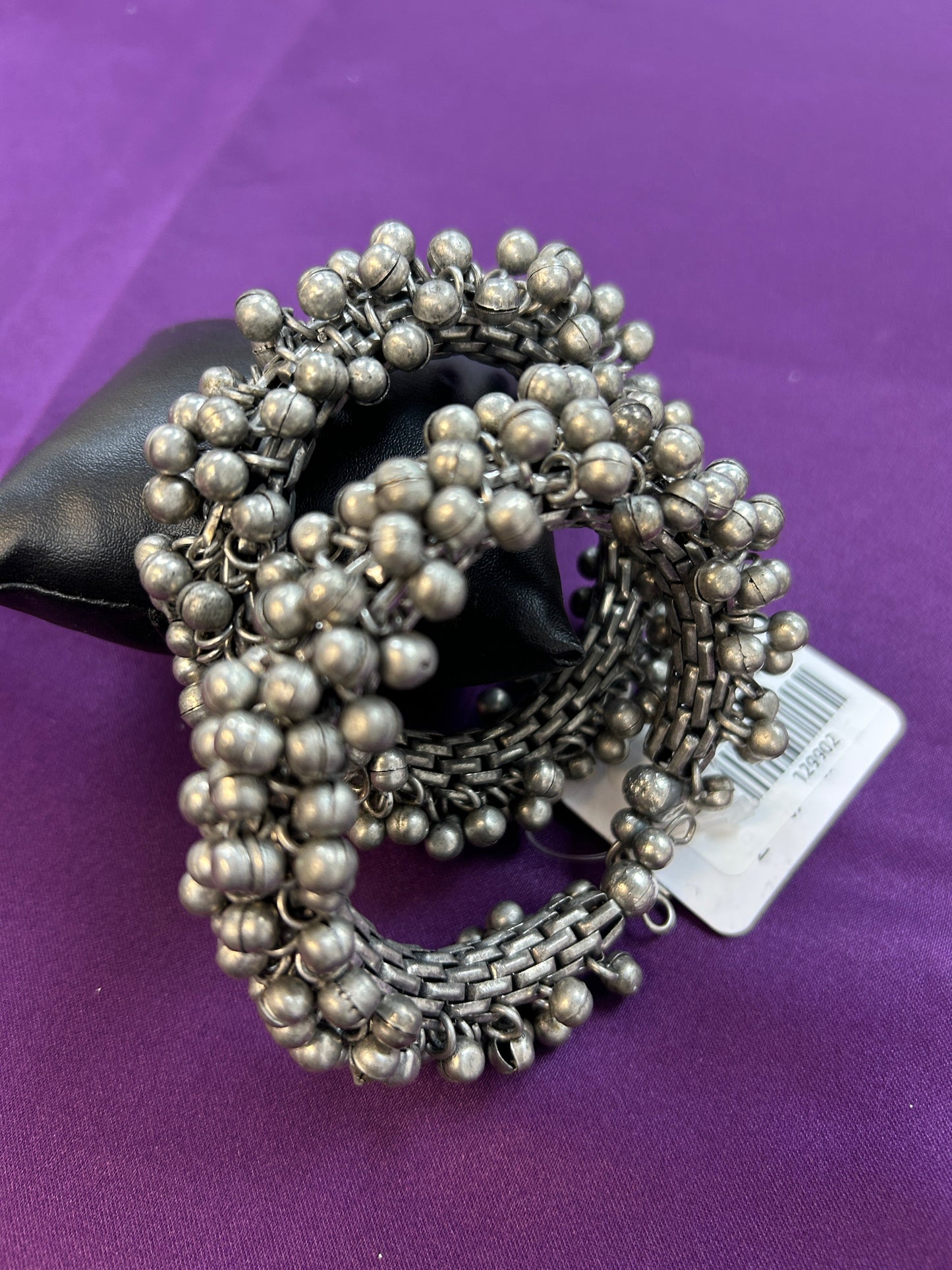 Bracelets : oxidized silver